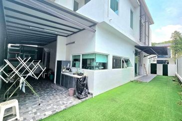 Fully Renovated 2 Storey Semi D Garden Residence Evergreen