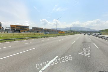 Detached Factory Next to Highway | XME Business Park, Nilai Impian