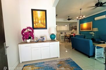 Lake Point Residence