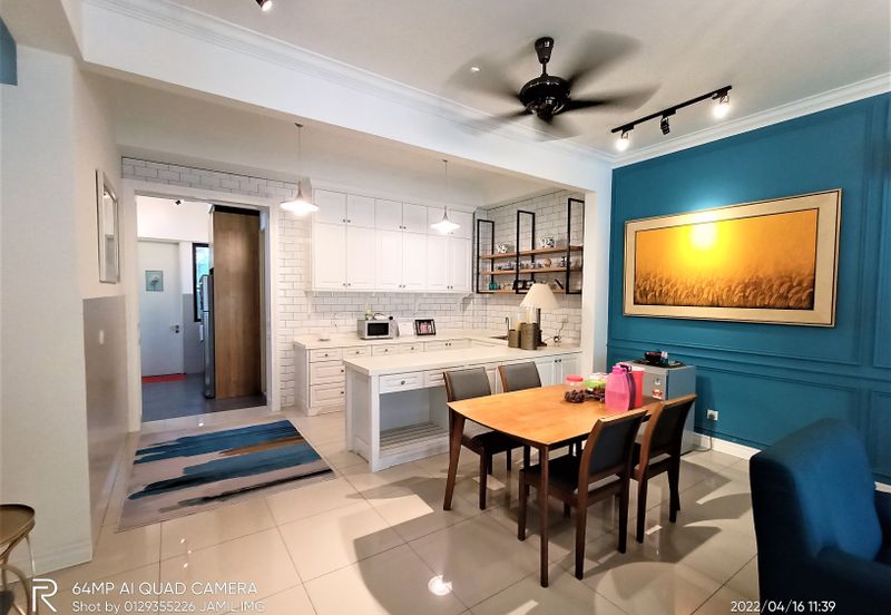 Lake Point Residence