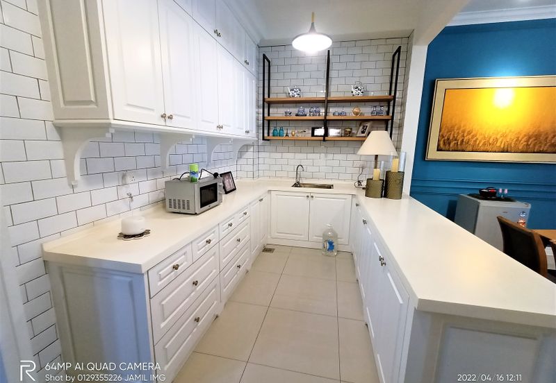 Lake Point Residence