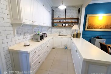 Lake Point Residence