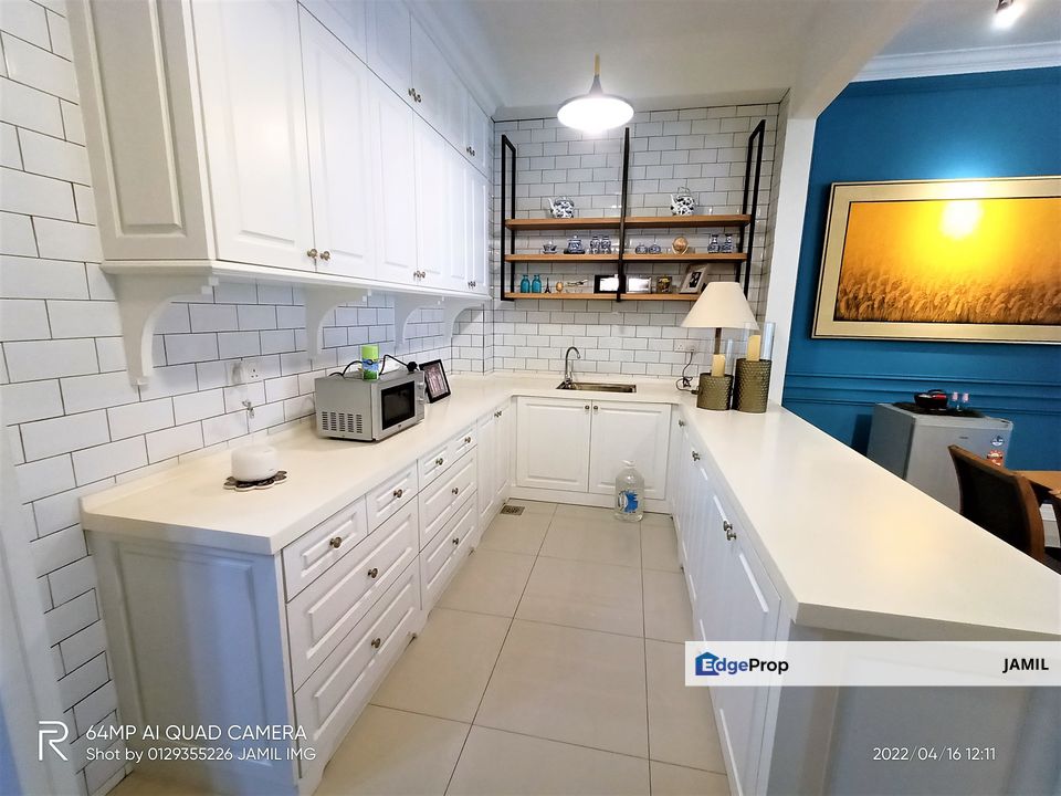 FREEHOLD LAKEPOINT RESIDENCE CYBERJAYA 3 STOREY SUPERLINK FACING OPEN, Selangor, Cyberjaya