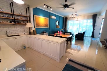 Lake Point Residence