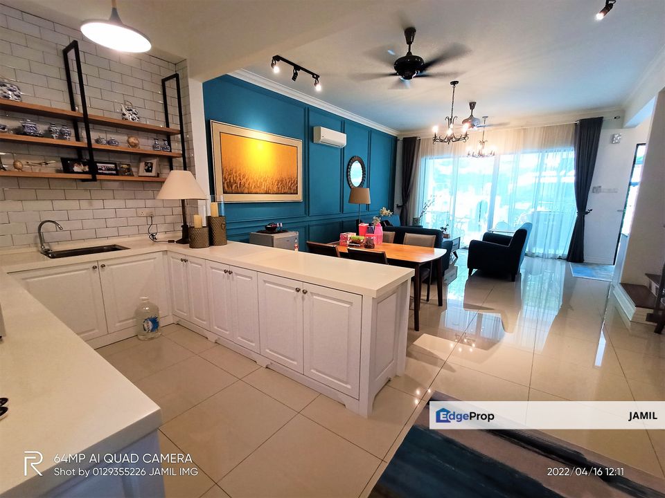 FREEHOLD LAKEPOINT RESIDENCE CYBERJAYA 3 STOREY SUPERLINK FACING OPEN, Selangor, Cyberjaya