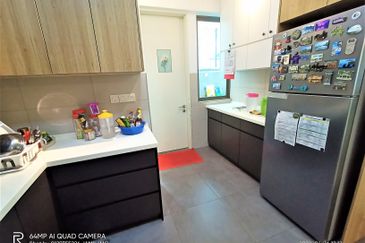 Lake Point Residence