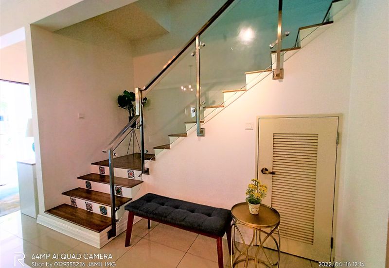 Lake Point Residence