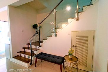 Lake Point Residence