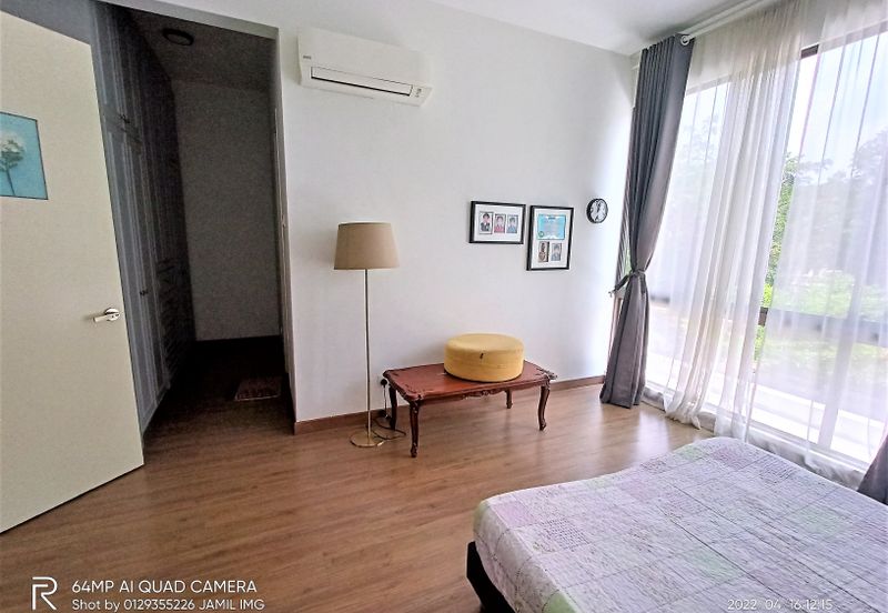 Lake Point Residence