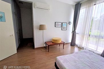 Lake Point Residence