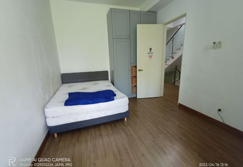 Lake Point Residence