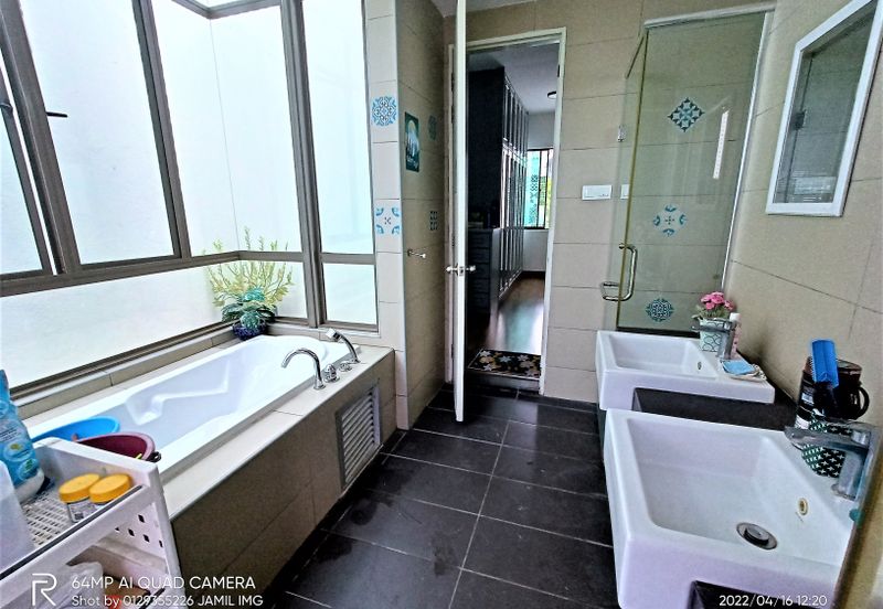 Lake Point Residence