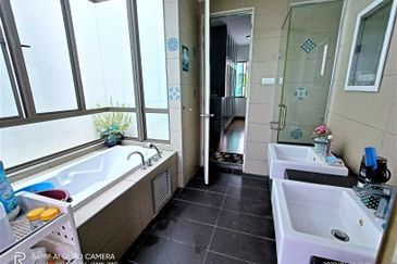 Lake Point Residence