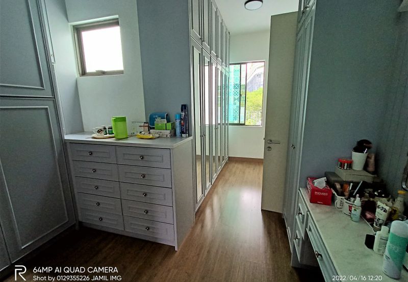 Lake Point Residence