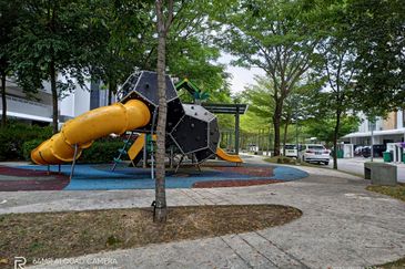 Lake Point Residence