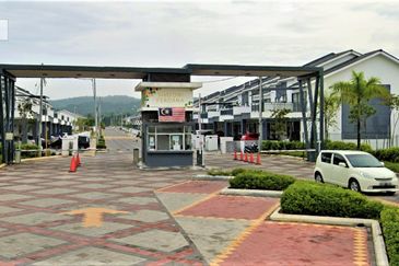 Persiaran Puncak Alam 1 