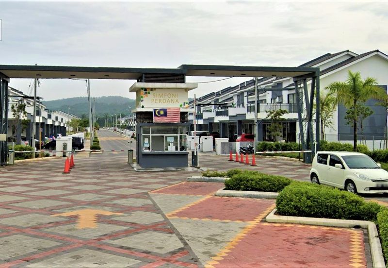 Persiaran Puncak Alam 1 