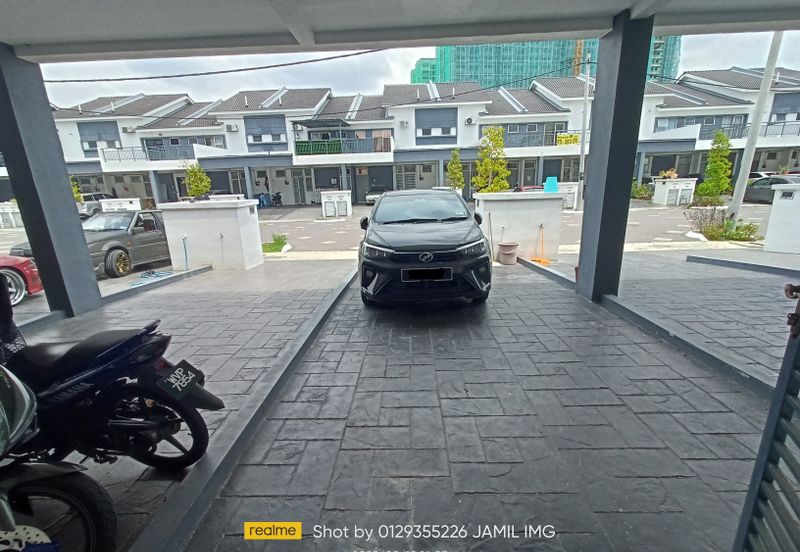 Persiaran Puncak Alam 1 