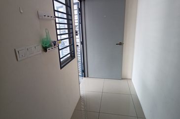 Persiaran Puncak Alam 1 