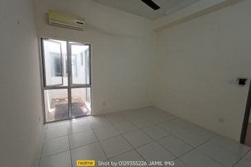 Persiaran Puncak Alam 1 