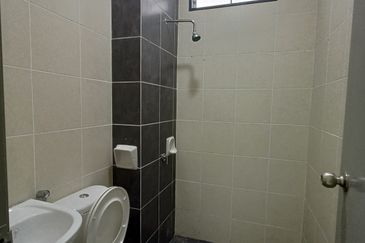 Persiaran Puncak Alam 1 