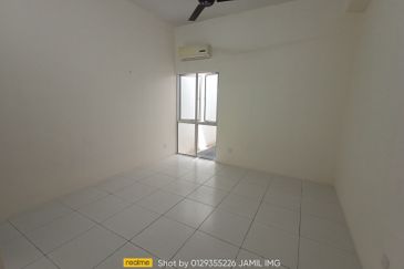 Persiaran Puncak Alam 1 