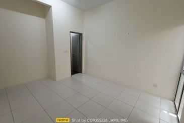 Persiaran Puncak Alam 1 