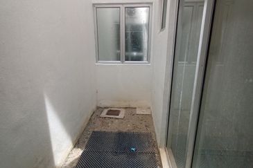 Persiaran Puncak Alam 1 