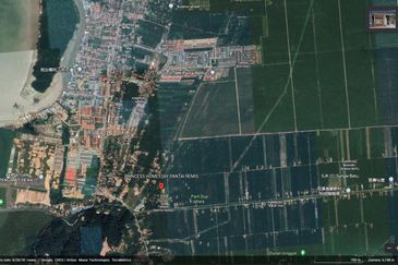 Pantai Remis @ Pengkalan Bharu