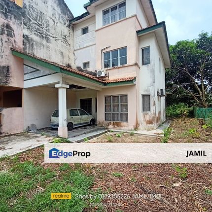 2.5-STOREY TERRACE END-LOT UNIT TAMAN AMANPUTRA URGENT SALE, Selangor, Puchong South