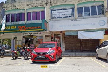 Dahlia Apartment, Putra Perdana