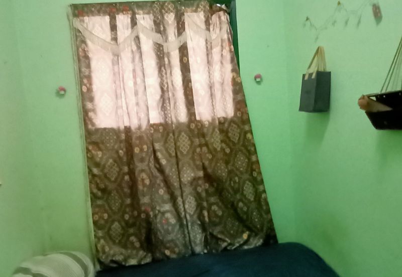 Dahlia Apartment, Putra Perdana