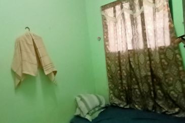 Dahlia Apartment, Putra Perdana