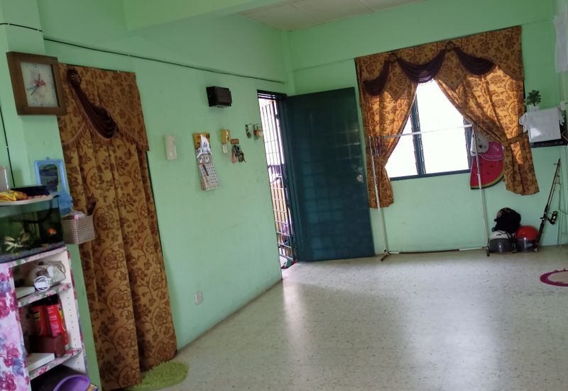 Dahlia Apartment, Putra Perdana