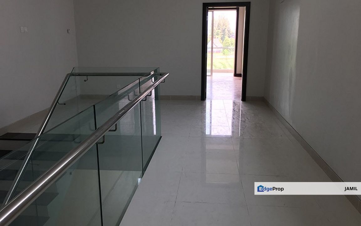 1.5 STOREY UPPER UNIT AQUA VILLA SEKSYEN 7 SHAH ALAM READY FOR OCTOBER INTAKE, Selangor, Shah Alam