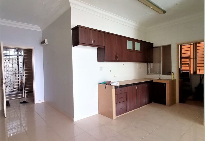 Platinum Hill Condo Pv8