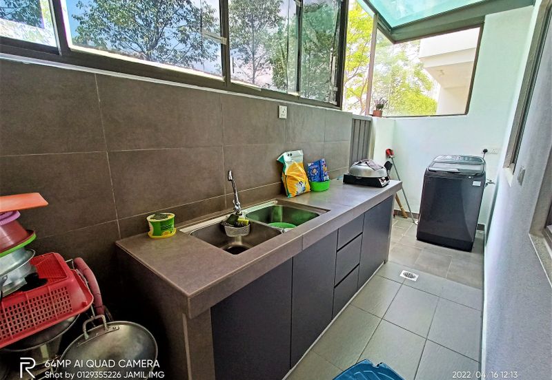 Lake Point Residence