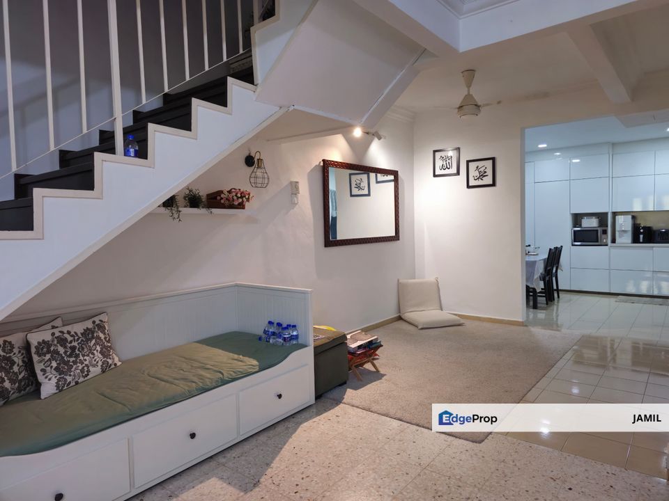 Hot deal in Puchong! Renovated 2-storey terrace facing open near Cyberjaya & Putrajaya!, Selangor, Puchong