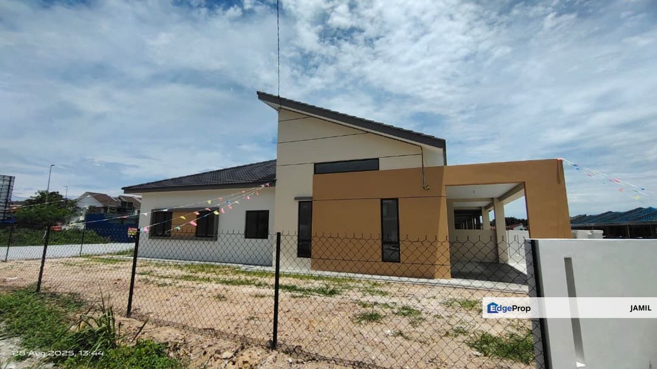 Taman Intan Baiduri Salak Tinggi New Single Storey Link House , Selangor, Sepang