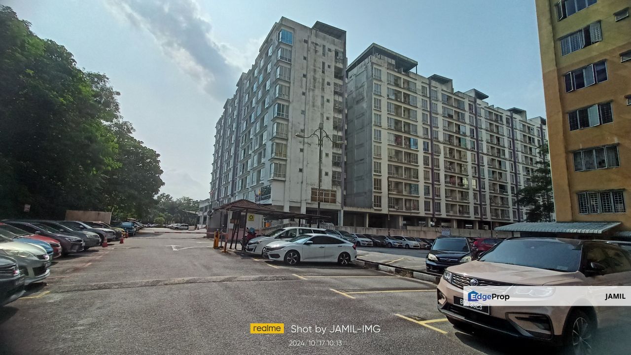 Low unit Level 1 Apartment Jemerlang selling full furnished selayang heights , Selangor, Batu Caves 