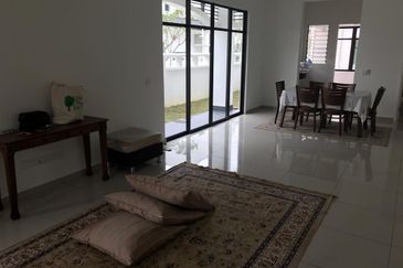 Cradleton @ Eco Majestic