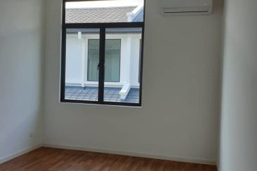 Cradleton @ Eco Majestic