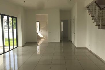 Cradleton @ Eco Majestic