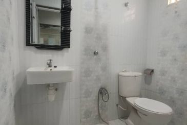 D Camellia Perdana College Heights