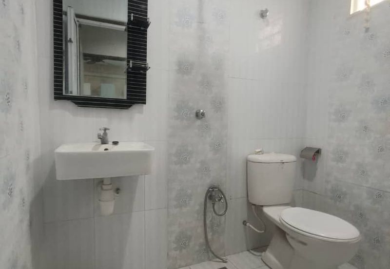 D Camellia Perdana College Heights