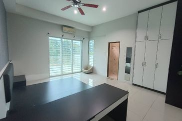 D Camellia Perdana College Heights