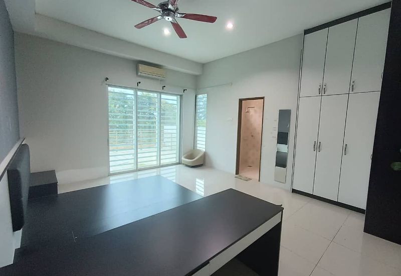 D Camellia Perdana College Heights