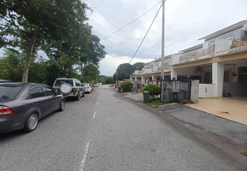 D Camellia Perdana College Heights