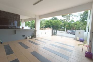 D Camellia Perdana College Heights