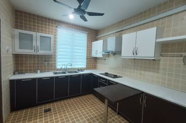 D Camellia Perdana College Heights